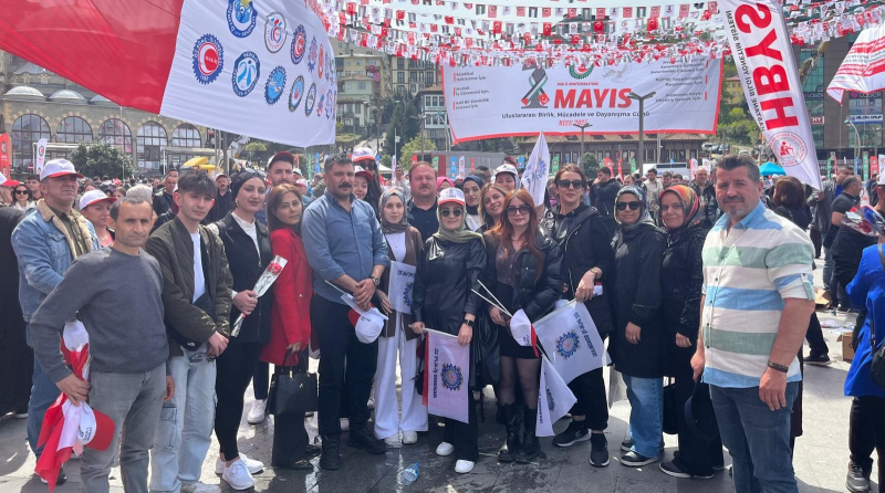 RİZE’DE BİNLERCE EMEKÇİ TEK SES OLDU