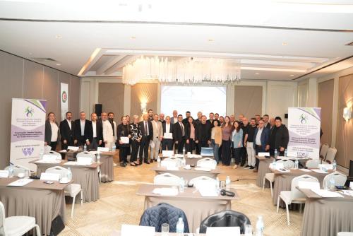 ÖZ İPLİK İŞ’TE SENDİKA LİDERLERİNE YÖNELİK TOPLUMSAL CİNSİYET EŞİTLİĞİ VE DÖNÜŞTÜRÜCÜ LİDERLİK EĞİTİMİ GERÇEKLEŞTİRİLDİ